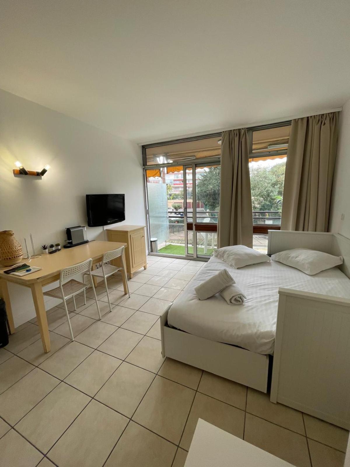 06U - Beautiful Studio In Residence - Swimming Pool And Tennis Court Saint-Laurent-du-Var Luaran gambar