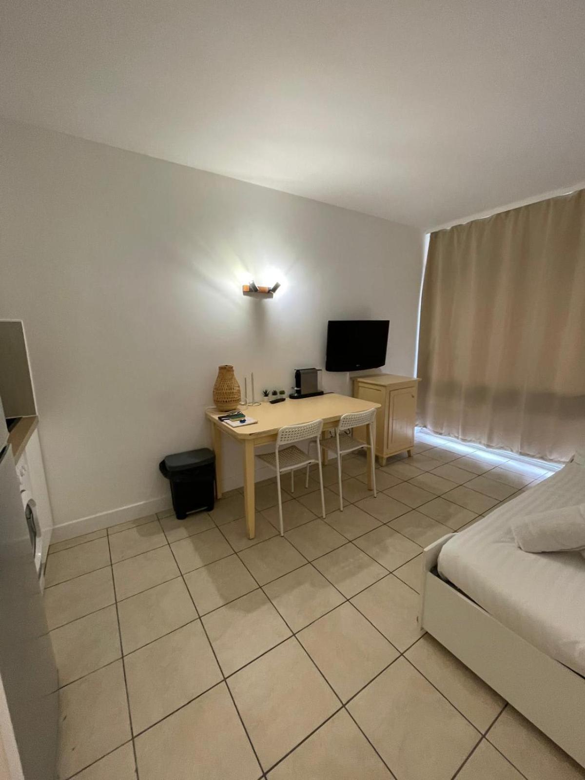 06U - Beautiful Studio In Residence - Swimming Pool And Tennis Court Saint-Laurent-du-Var Luaran gambar