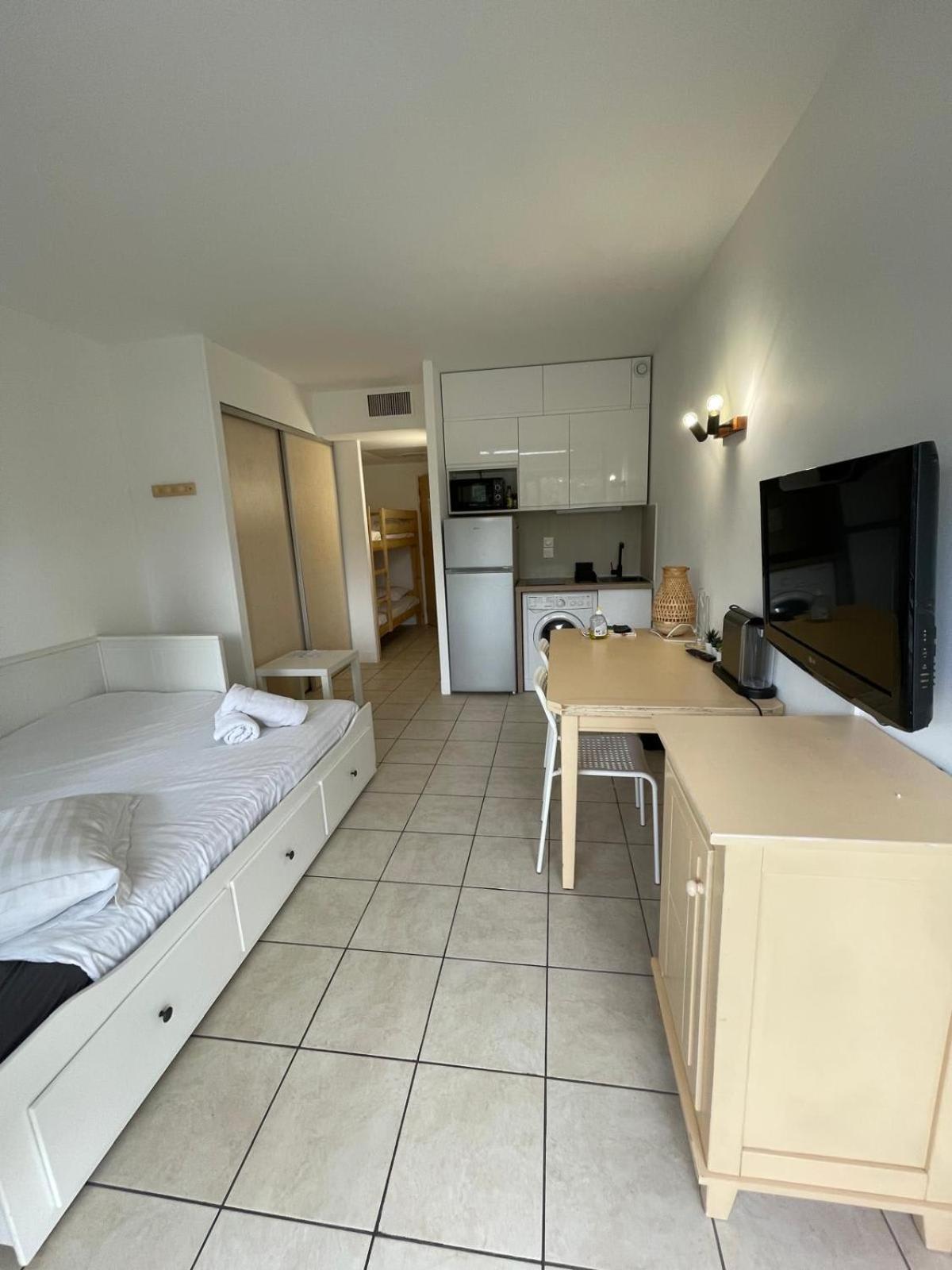 06U - Beautiful Studio In Residence - Swimming Pool And Tennis Court Saint-Laurent-du-Var Luaran gambar